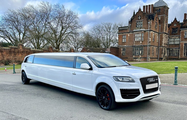 Provides Luxury Rolls Royce Service